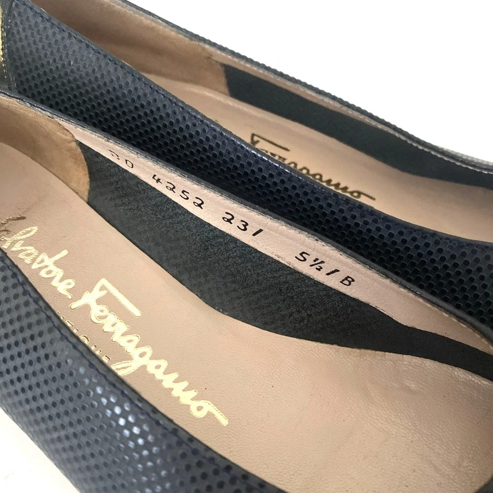 Salvatore Ferragamo Pump Black Textured Leather Almond Cap Toe Block Heel 5.5 B